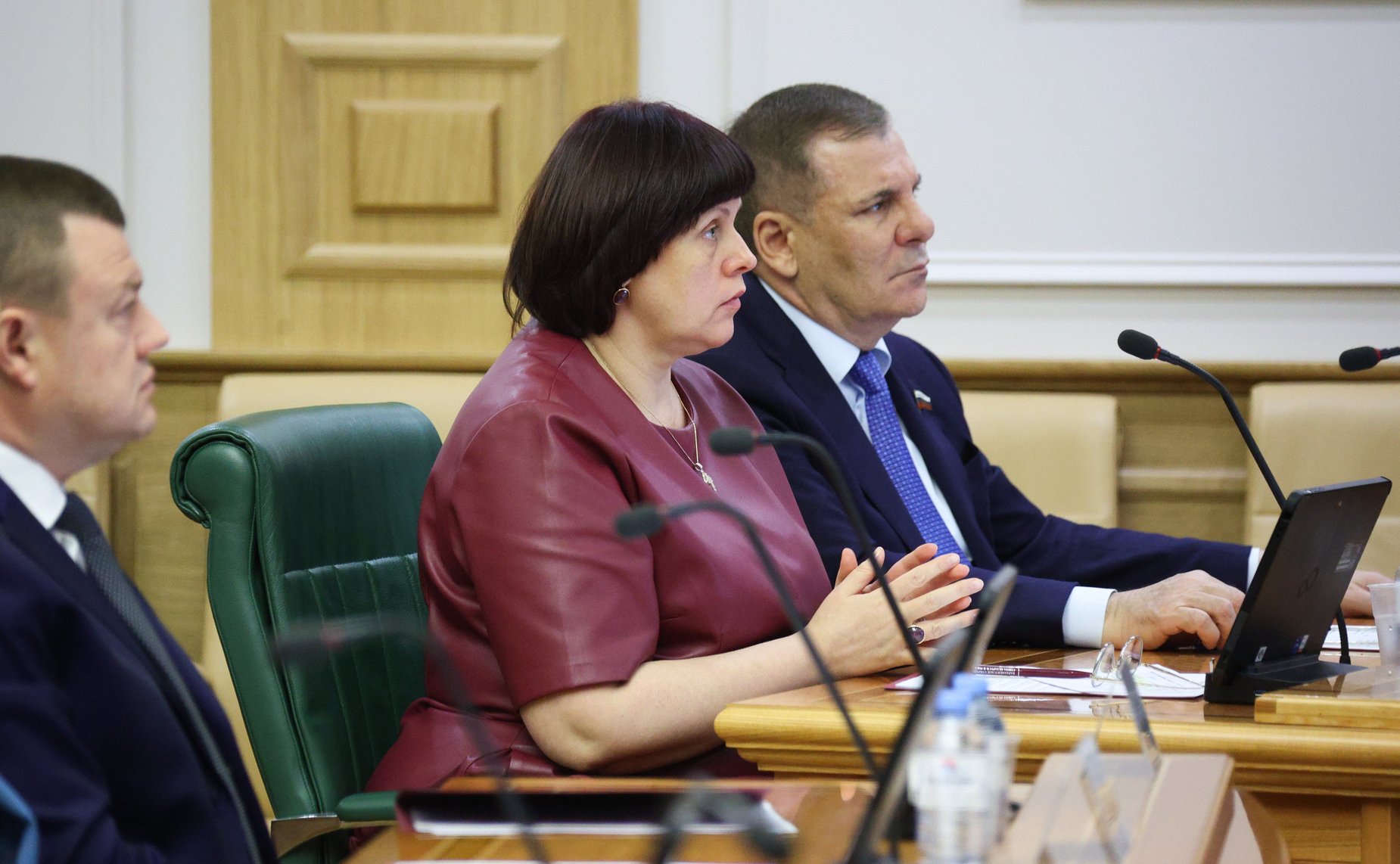 На заседании Комитета СФ по международным делам проведены консультации по предложенной Президентом РФ кандидатуре на должность Министра иностранных дел РФ