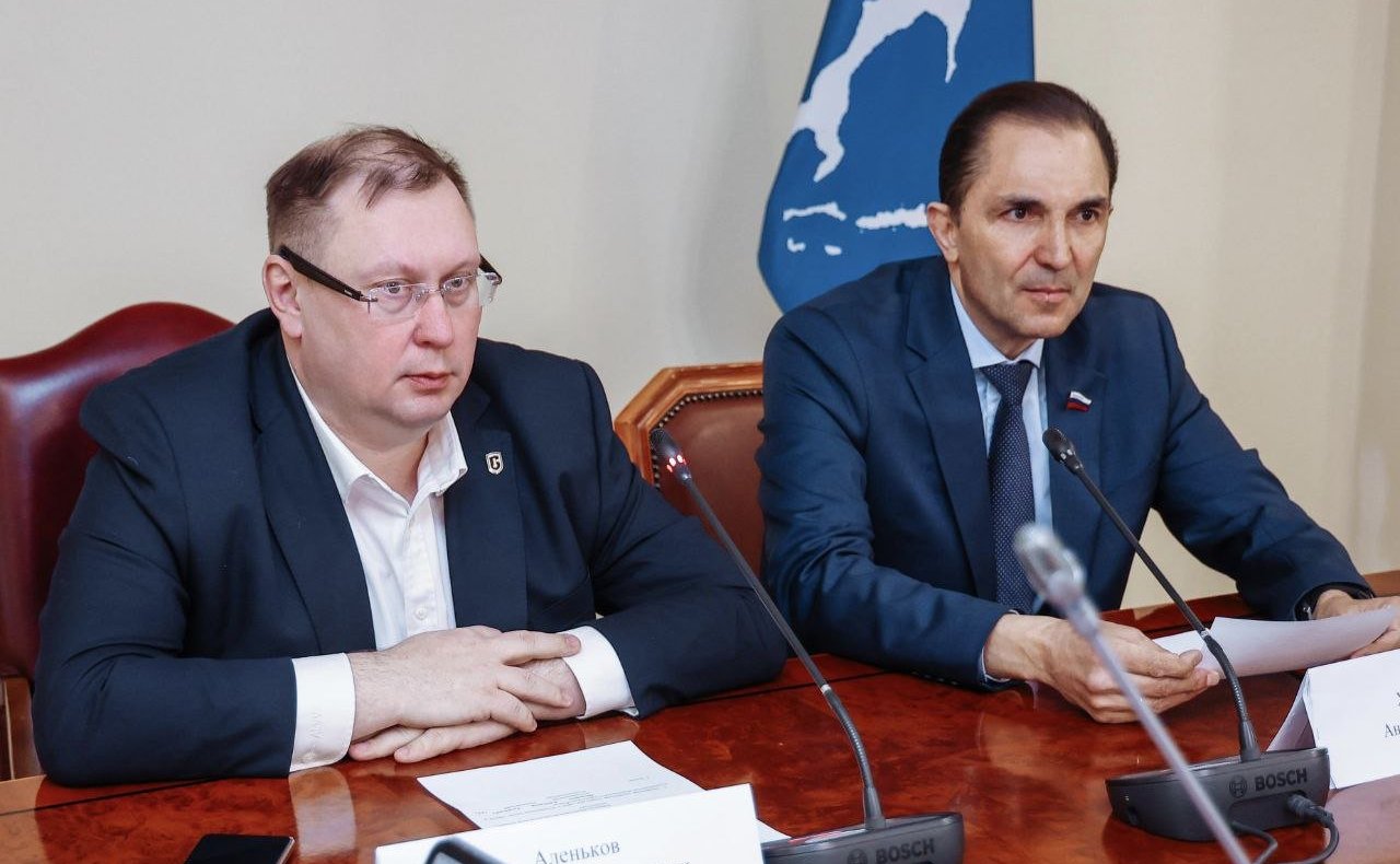 Андрей Хапочкин провёл совещание по проблемам качества связи в новых микрорайонах