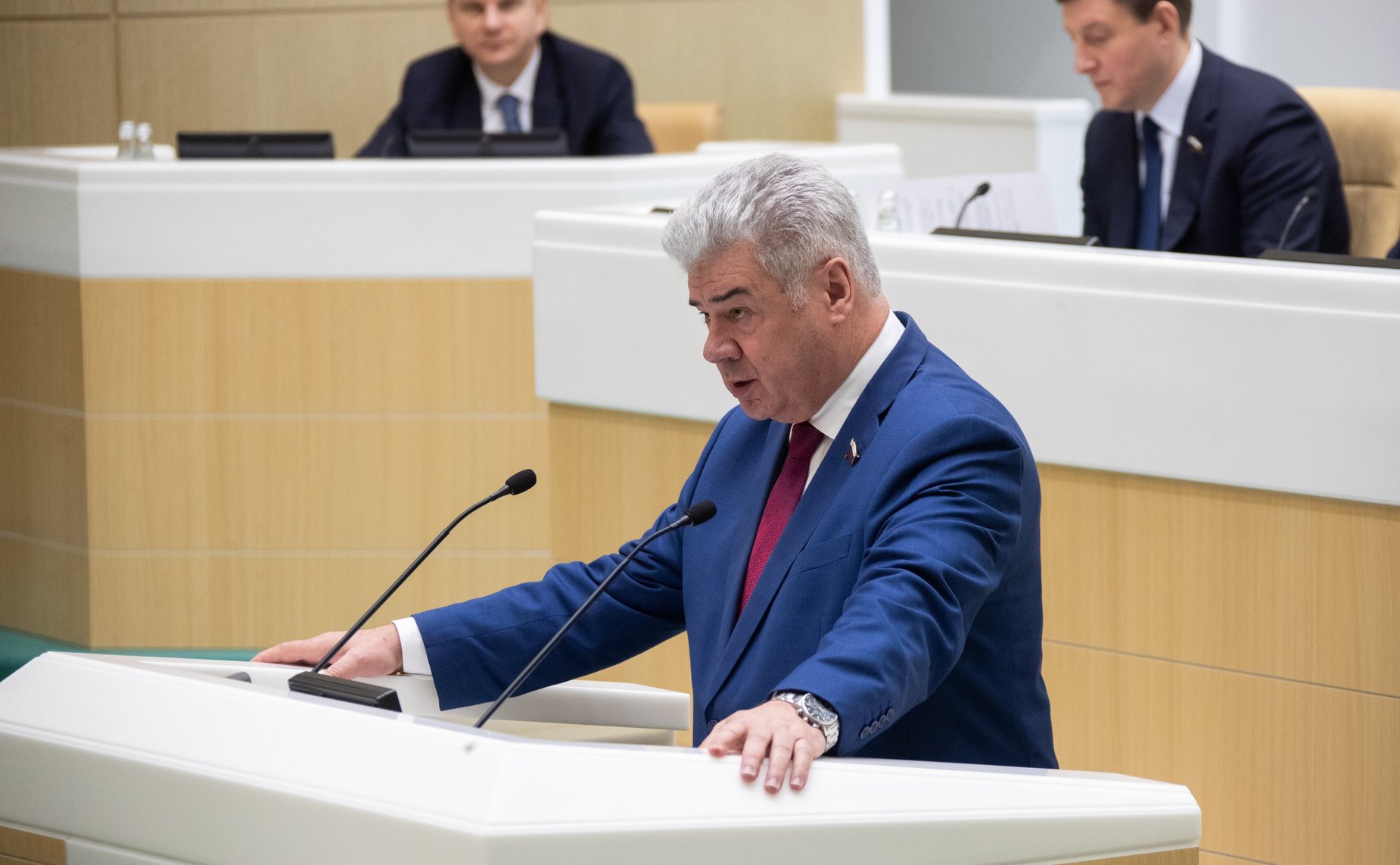 Виктор Бондарев