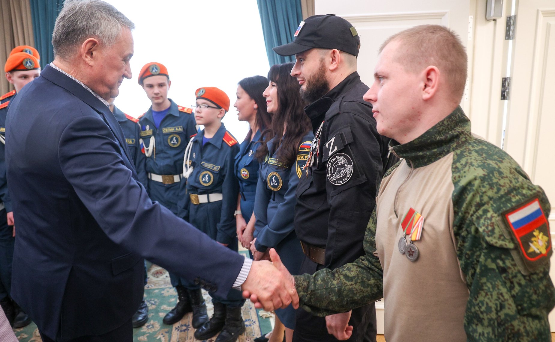 Встреча заместителя Председателя Совета Федерации Юрия Воробьева с кадетами Образовательного центра-кадетской школы «Корабелы Прионежья»