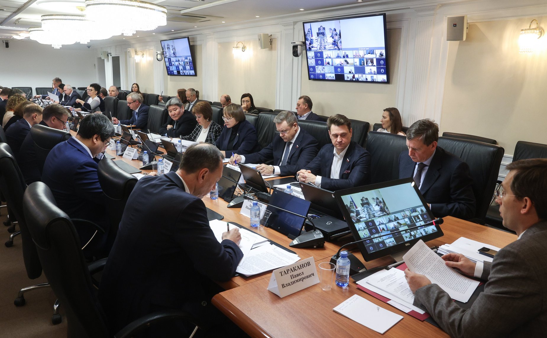 Круглый стол Комитета СФ по бюджету и финансовым рынкам «О влиянии специальных налоговых режимов на развитие предпринимательства в производственной сфере»