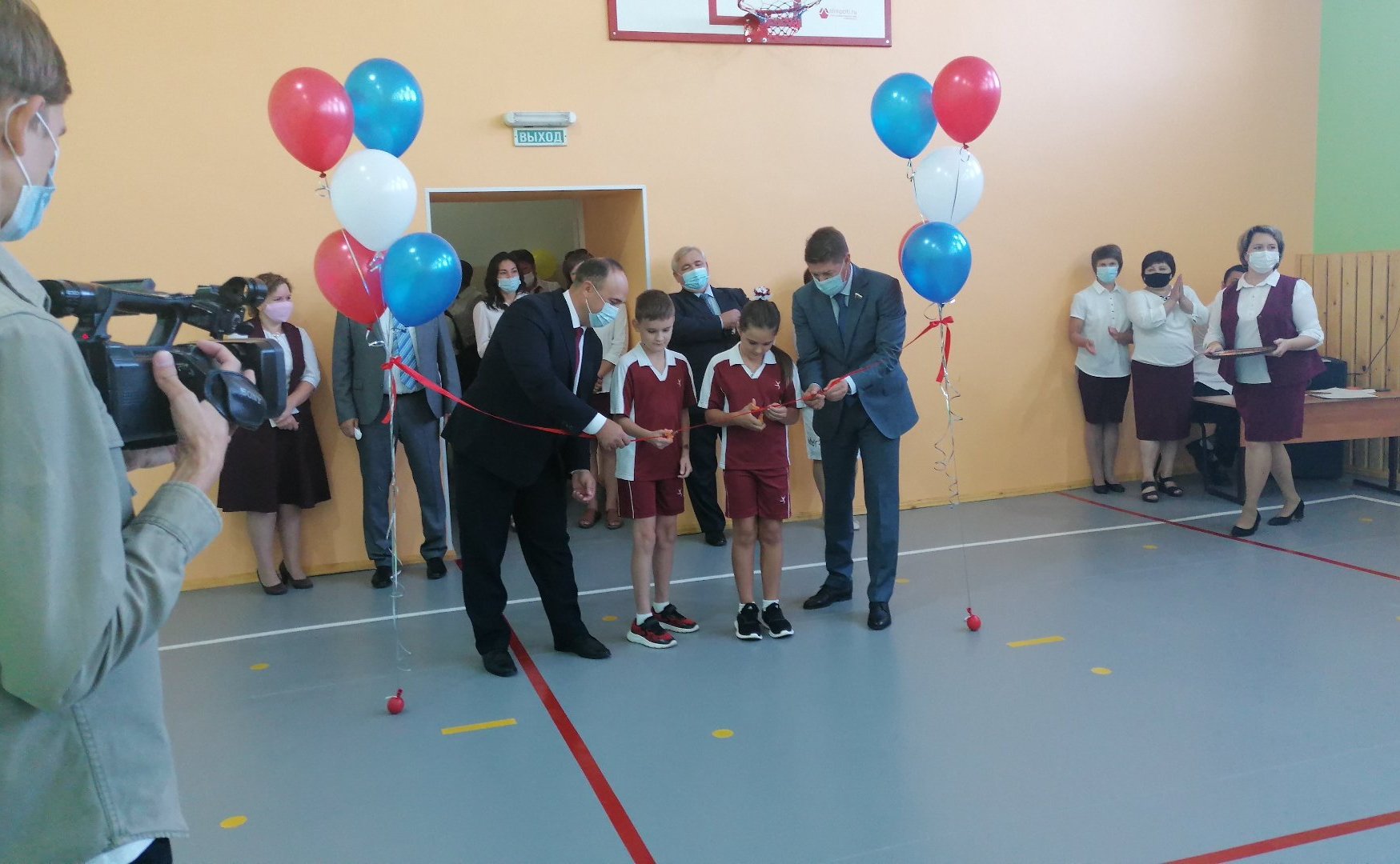 Андрей Шевченко в День знаний посетил одну их школ в Октябрьском районе Оренбургской области