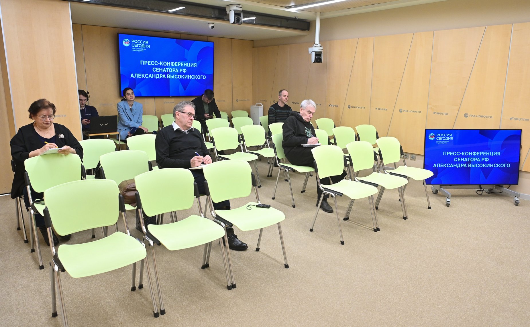 Пресс-конференция заместителя председателя Комитета СФ по федеративному устройству, региональной политике, местному самоуправлению и делам Севера Александра Высокинского, посвященная развитию лифтовой отрасли в России