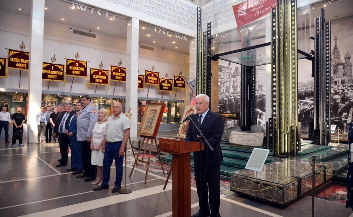 По инициативе Сергея Колбина была организована выставка «Небесные покровители Армии и Флота России»