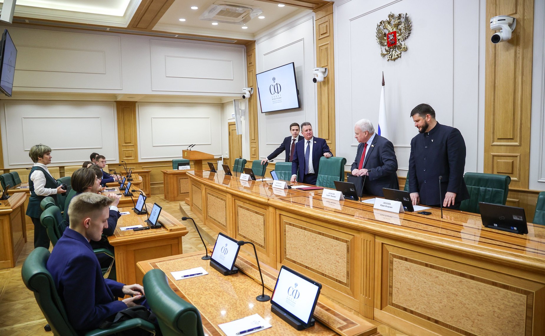 Евгений Богомазов провел встречу с руководителями Представительств Вологодской области в Москве и Санкт-Петербурге и студентами-вологжанами, обучающимися в ВУЗах Москвы и Санкт-Петербурга