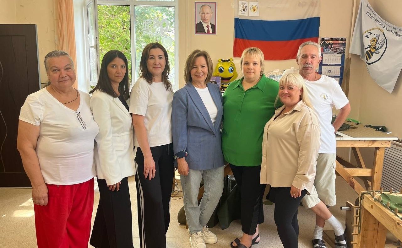 Марина Сидухина посетила добровольческое волонтерское движение «Всё для Фронта! Всё для Победы!» в Новокуйбышевске