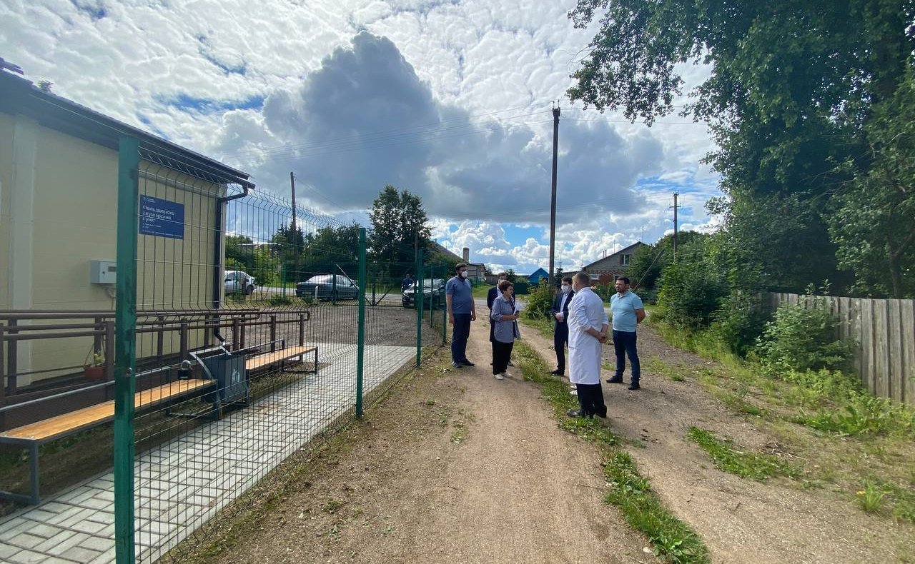 Елена Бибикова проинспектировала ФАПы Псковского района