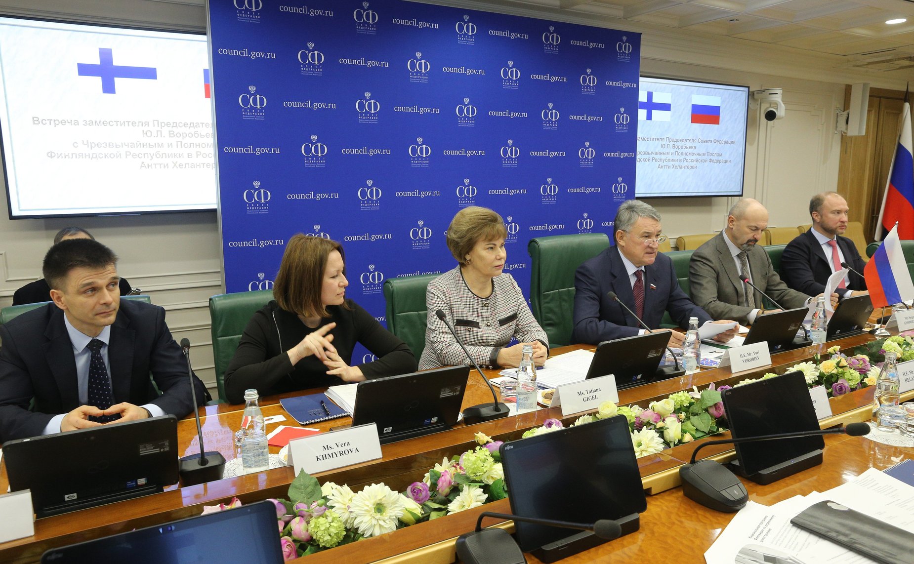 Заместитель Председателя Совета Федерации Юрий Воробьев провел встречу с Чрезвычайным и Полномочным Послом Финляндской Республики в РФ Антти Хелантерей