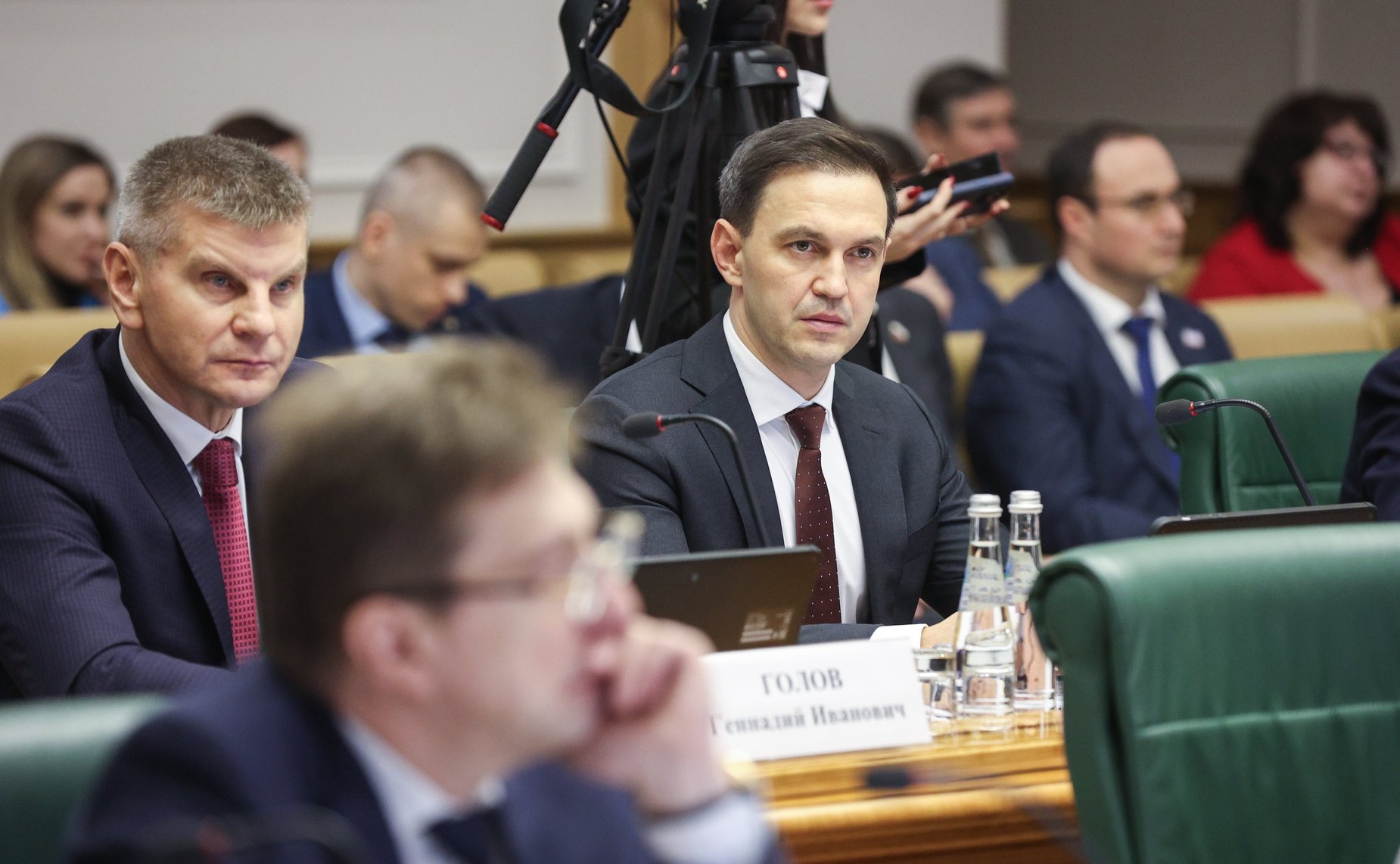 Геннадий Голов