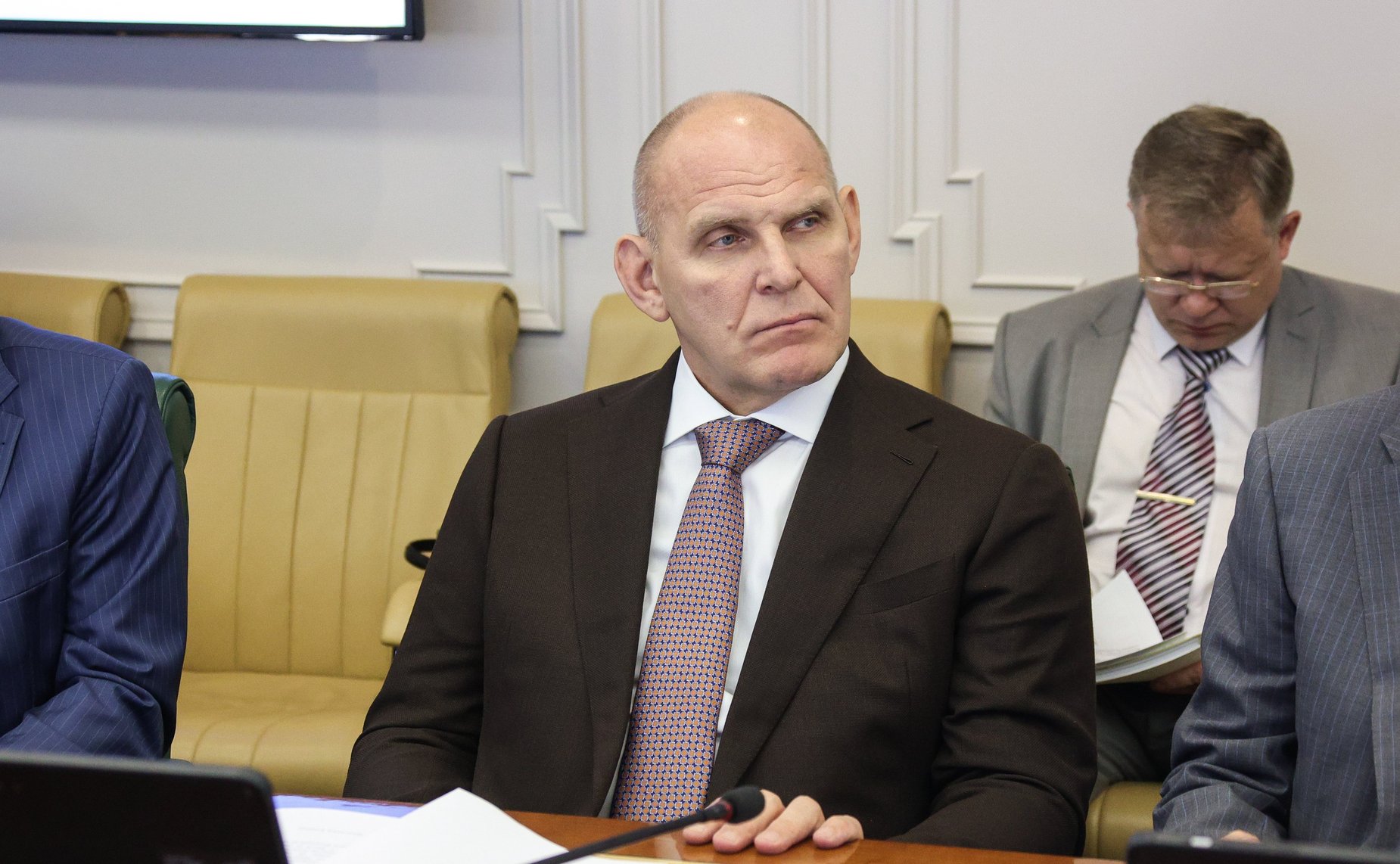 Александр Карелин