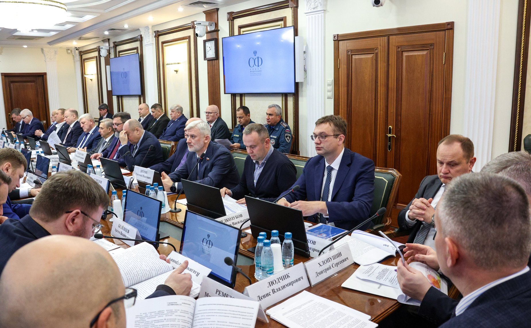 Совещание Комитета Совета Федерации по обороне и безопасности совместно с Комитетом Совета Федерации по экономической политике «Вопросы обеспечения безопасности воздушных перевозок. Состояние и перспективы развития гражданского авиастроения в России»