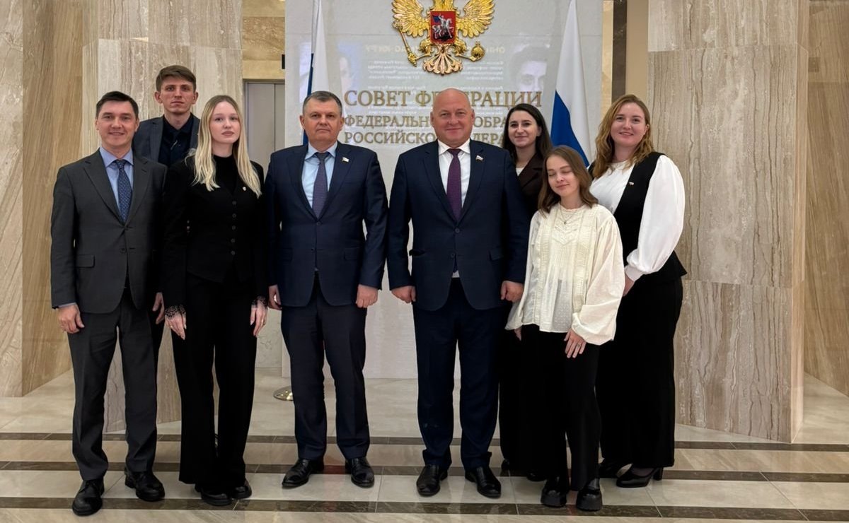 Алексей Кондратенко встретился с молодыми учёными