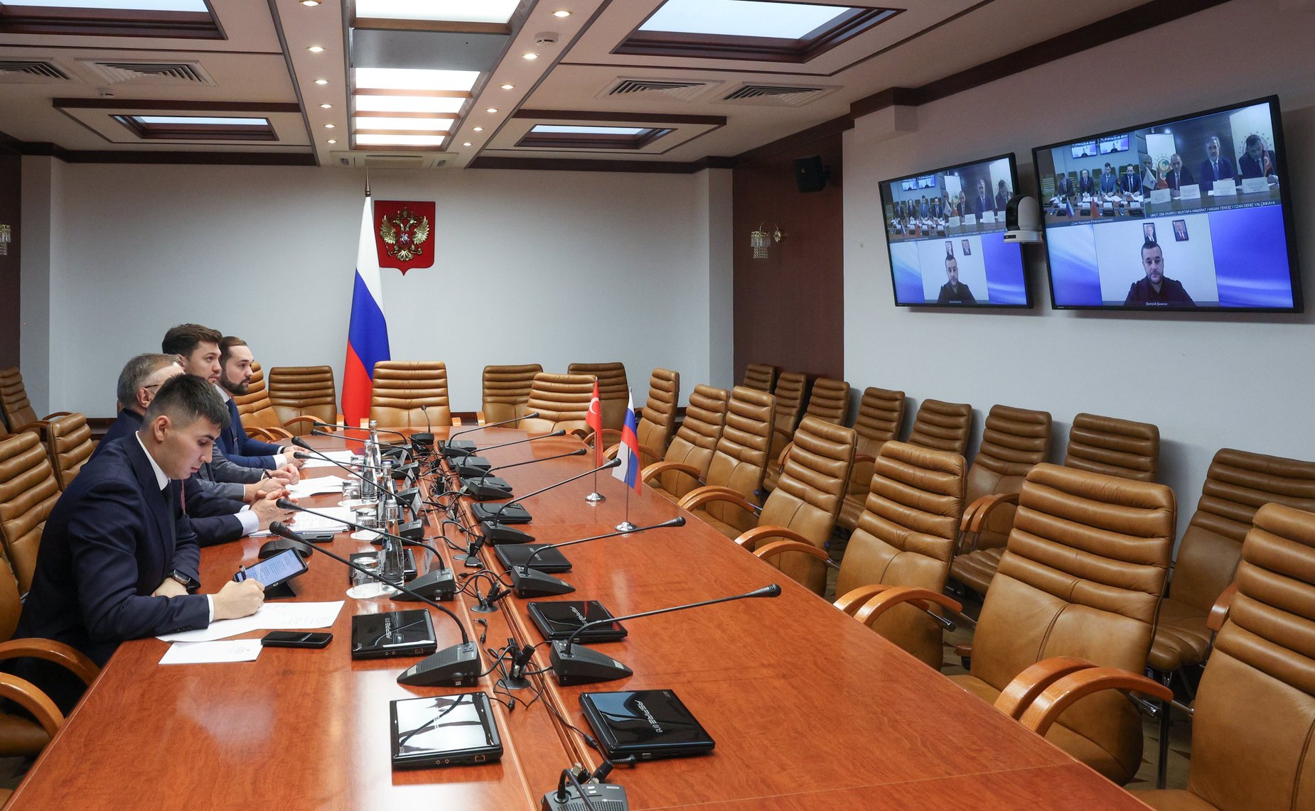 Встреча членов Палаты молодых законодателей при Совете Федерации с председателем объединения евразийских местных правительств Турецкой Республики