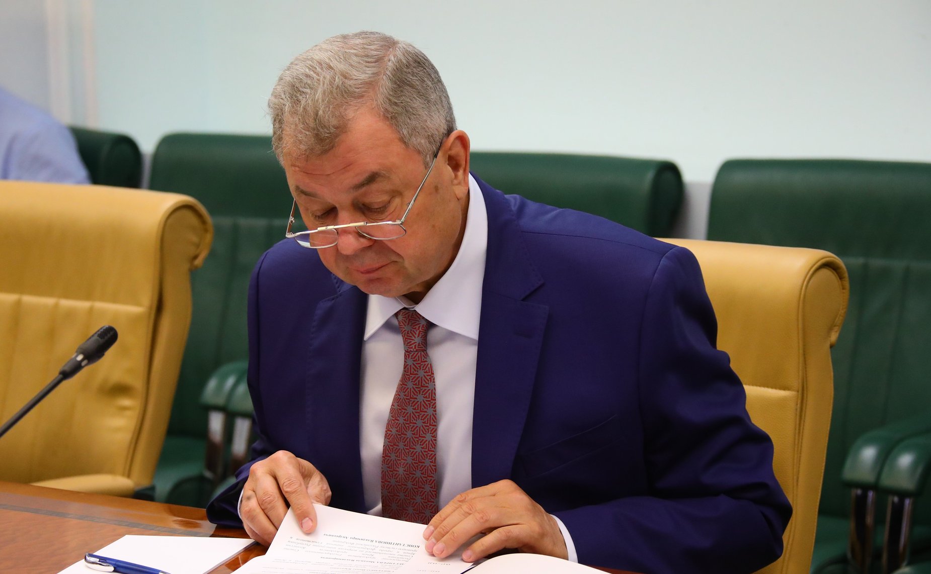 Анатолий Артамонов