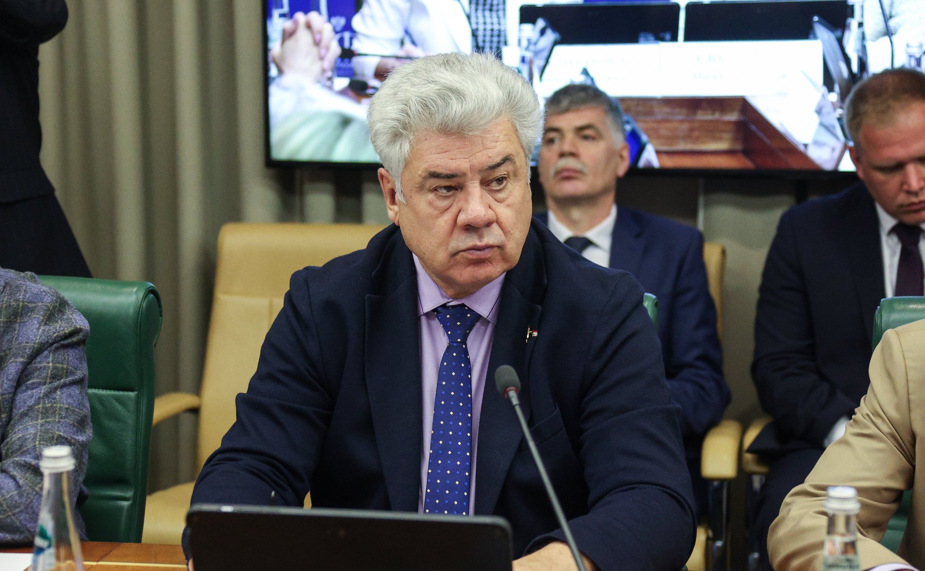 Виктор Бондарев