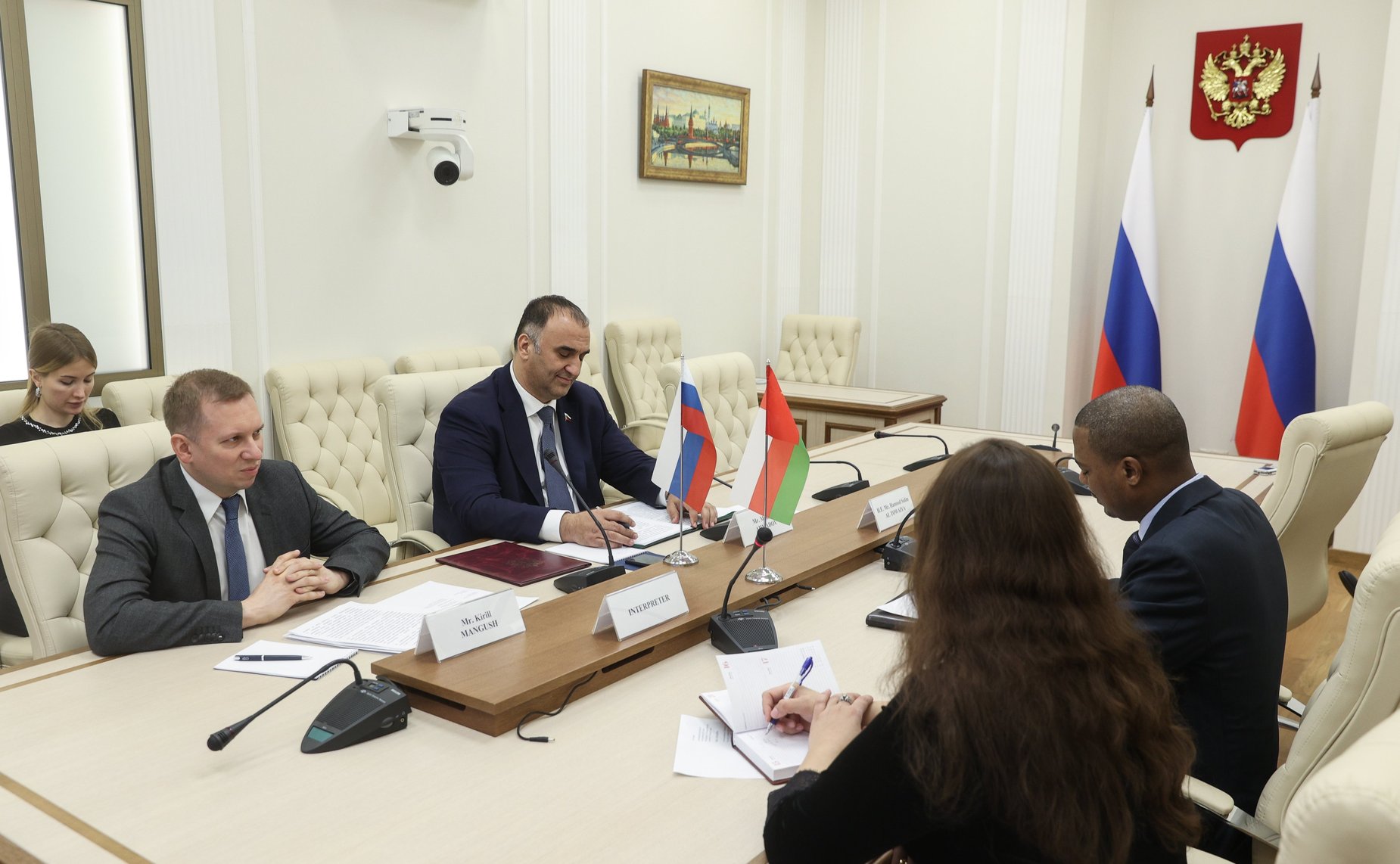 Встреча руководителя группы по сотрудничеству СФ с Государственным советом Султаната Оман, заместителя председателя Комитета СФ по социальной политике Мохмада Ахмадова с Чрезвычайным и Полномочным Послом Султаната Оман в РФ