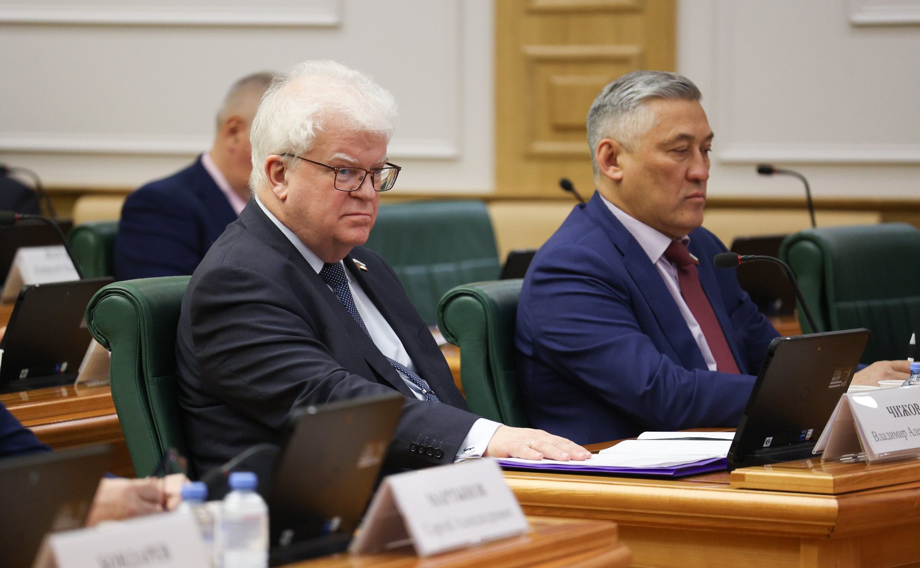 На заседании Комитета СФ по обороне и безопасности проведены консультации по предложенной Президентом РФ кандидатуре на должность Министра обороны