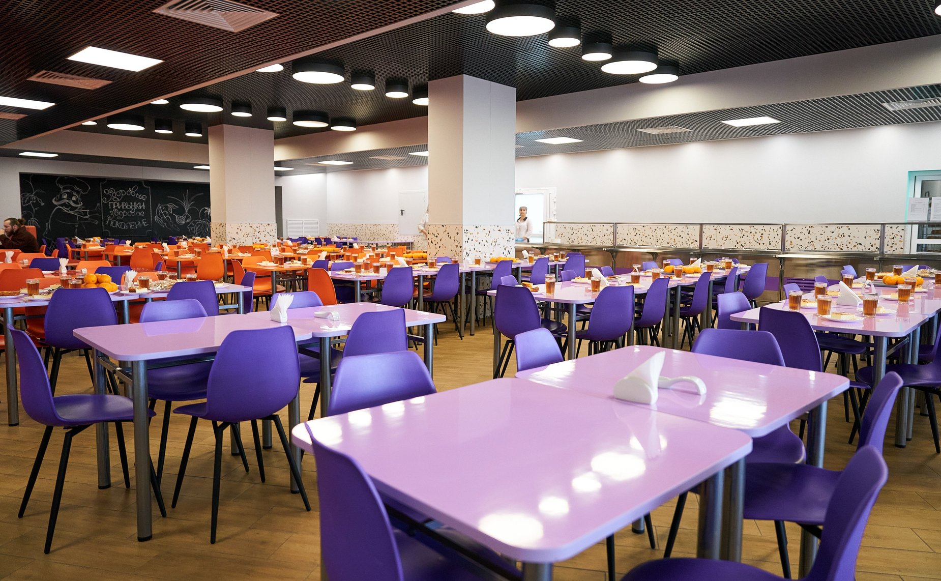 Первый заместитель Председателя СФ Владимир Якушев и губернатор Ханты-Мансийского автономного округа — Югры Руслан Кухарук посетили школу и новый корпус Югорского физико-математического IT-лицея в столице ХМАО Югре