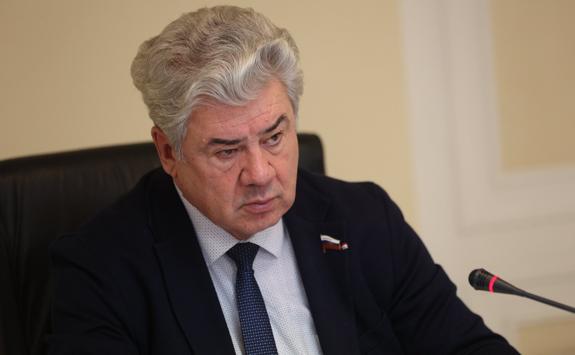 Виктор Бондарев