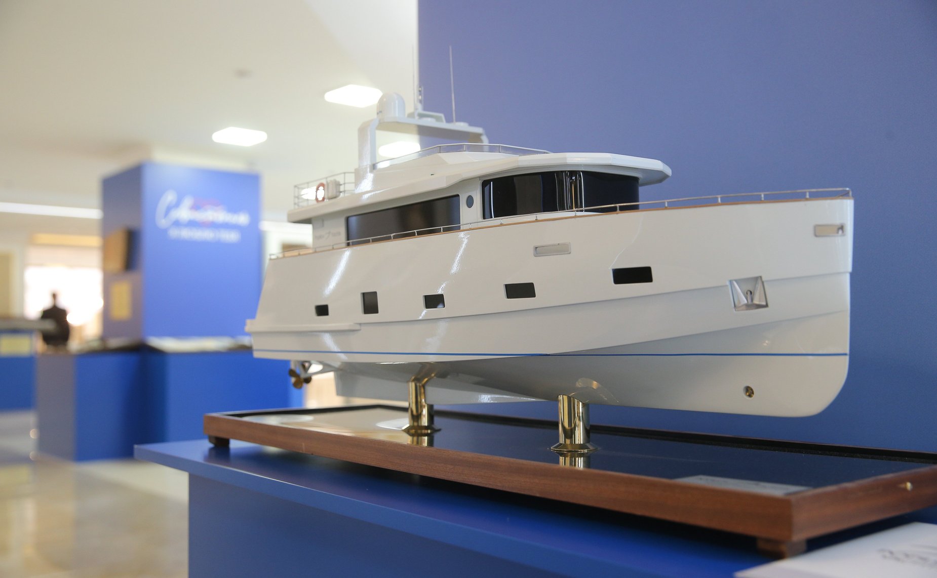 Валентина Матвиенко и Михаил Развожаев осмотрели выставку в Совете Федерации, посвященную легендарной истории и современному развитию города Севастополя