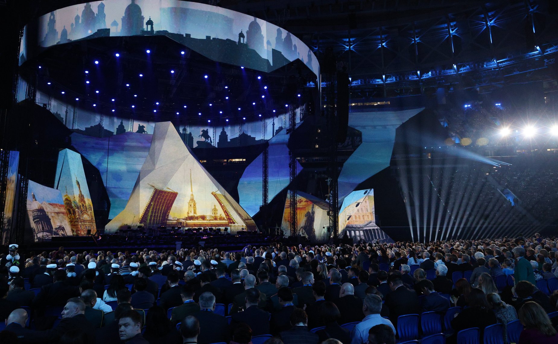 Председатель Совета Федерации Валентина Матвиенко посетила концерт-реквием, посвящённый 80-летию полного освобождения Ленинграда от фашистской блокады