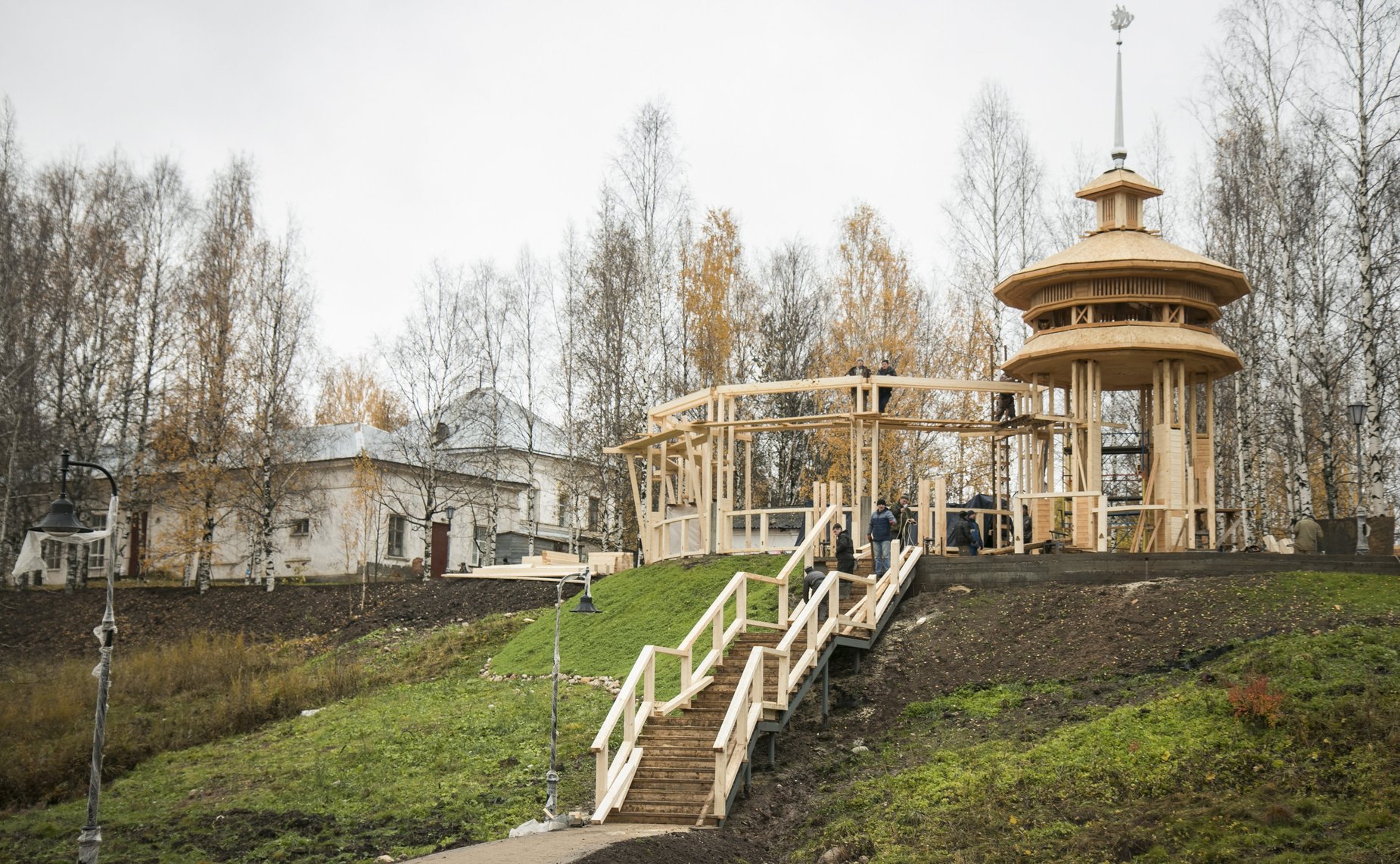 Ю. Воробьев проинспектировал ход работ по строительству набережной Вытегры