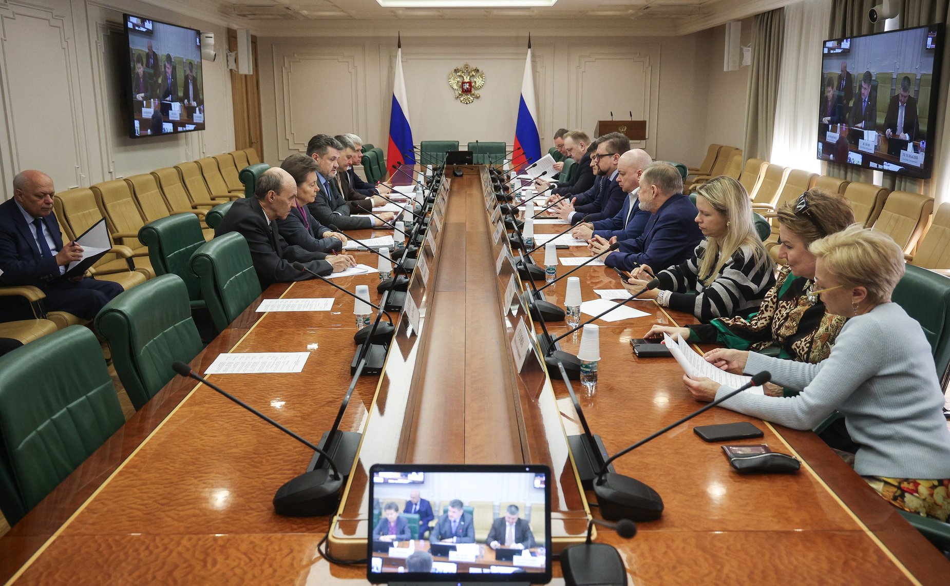 Круглый стол Комитета Совета Федерации по экономической политике совместно с Комитетом Совета Федерации по аграрно-продовольственной политике и природопользованию на тему «Обеспечение потребности экономики в твердых полезных ископаемых»