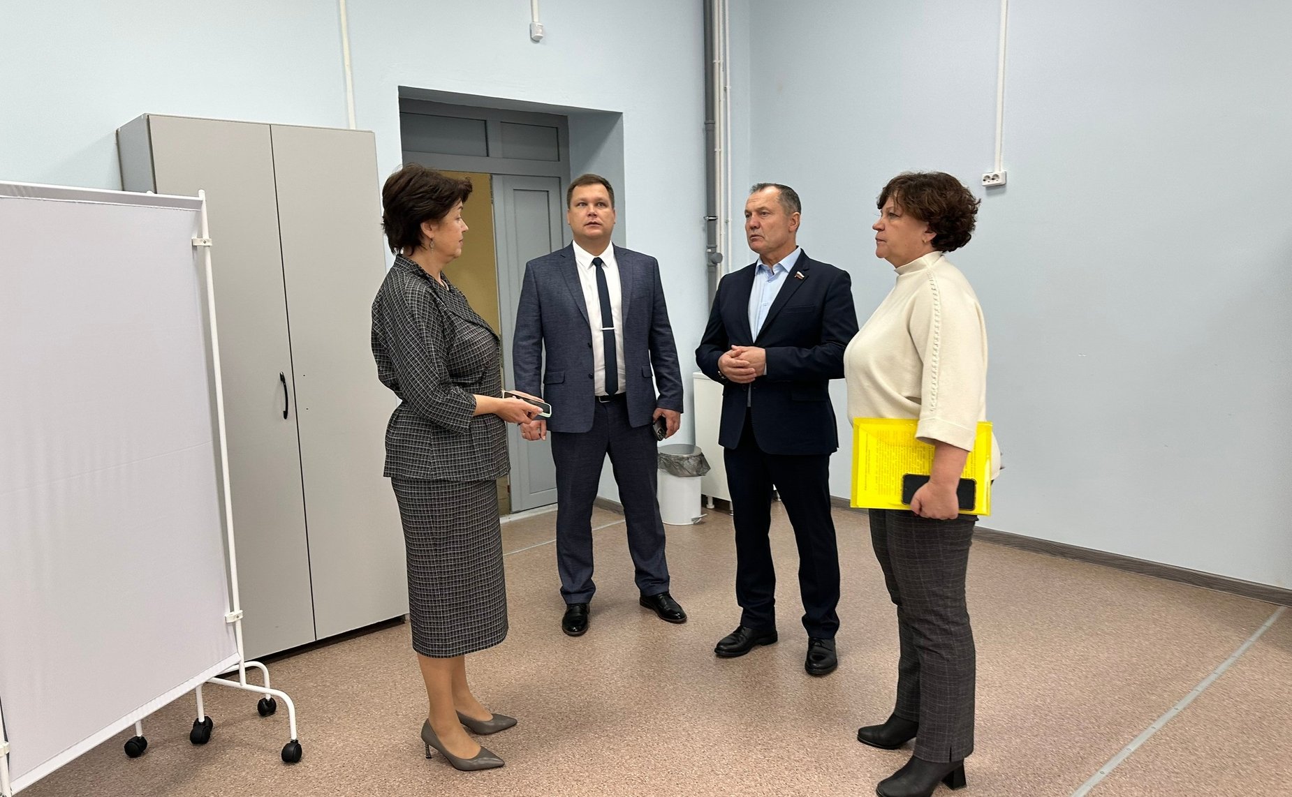 Игорь Мурог проверил оснащение медицинских пунктов в рязанских школах