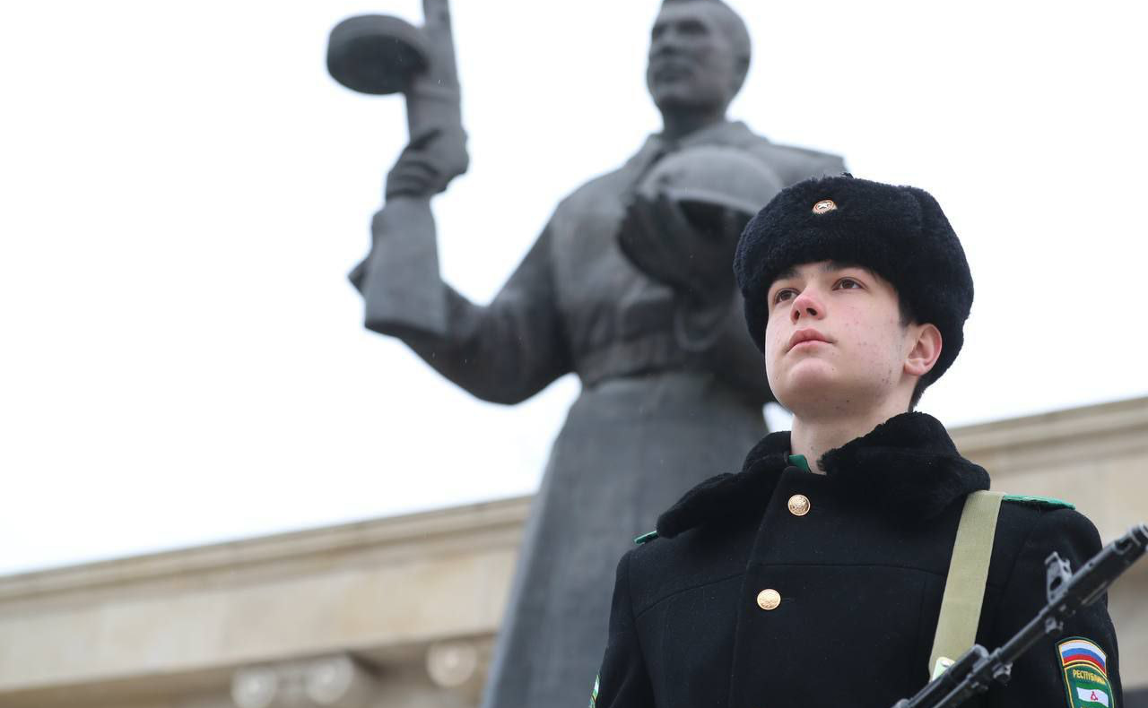 Мухарбек Барахоев в День защитника Отечества принял участие в памятном мероприятии в городе воинской славы Малгобеке