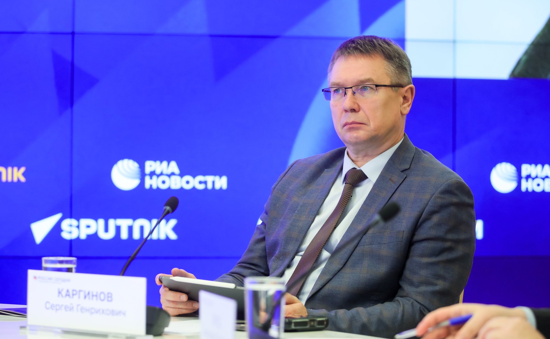 В пресс-центре медиагруппы «Россия сегодня» состоялась пресс-конференция Владимира Джабарова посвященная преступлениям киевского режима против военнопленных