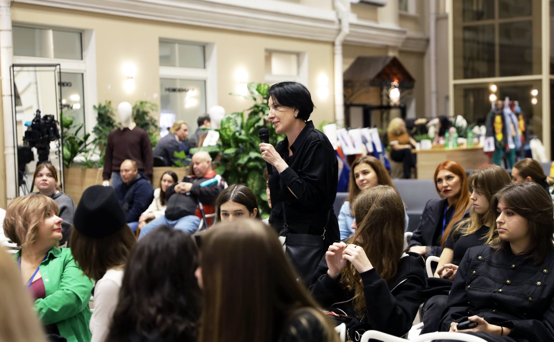 Публичная дискуссия «Кадровый резерв». IV Международный форум «Содружество моды»