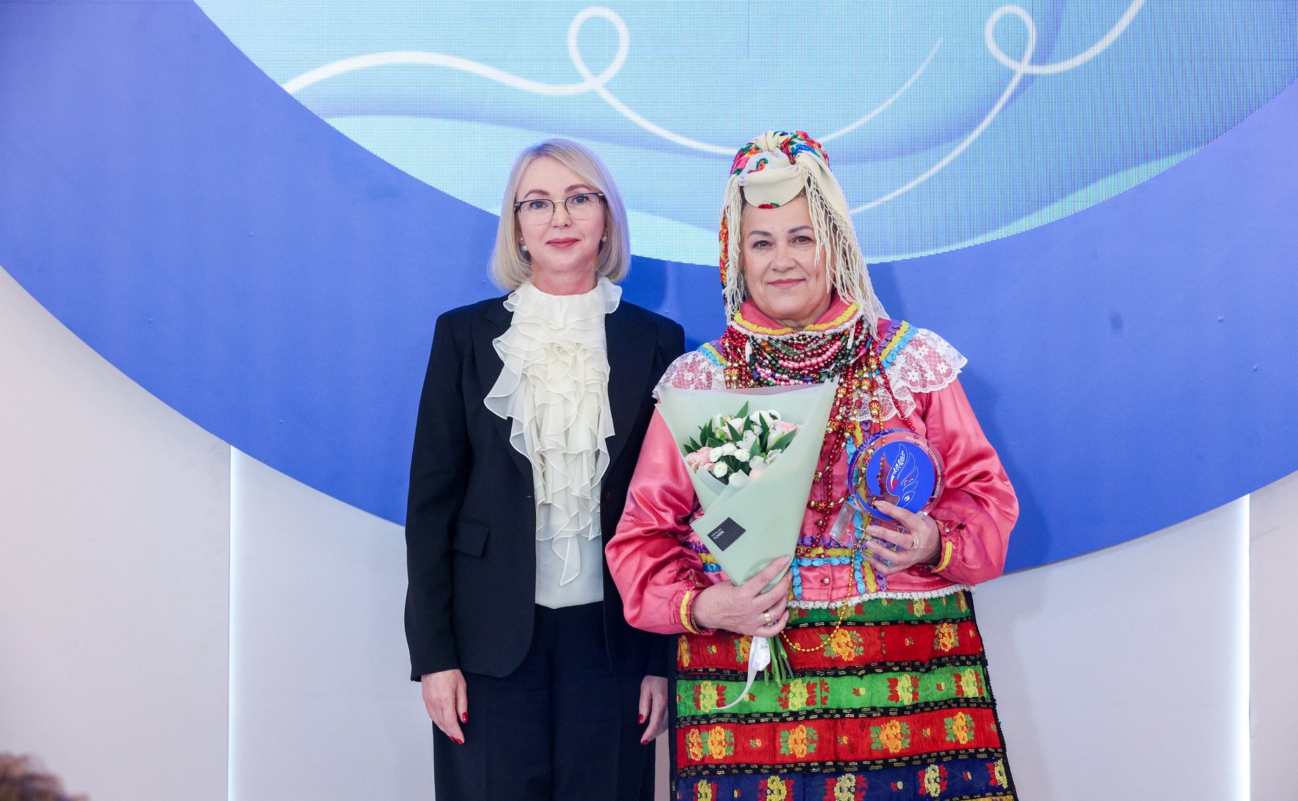 Пленарное заседание международного форума «Женщины за сохранение традиций»