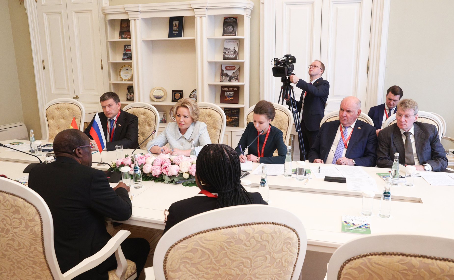 Беседа спикера СФ Валентины Матвиенко с Председателем Парламента Республики Гана состоялась «на полях» Невского международного экологического конгресса в Санкт-Петербурге
