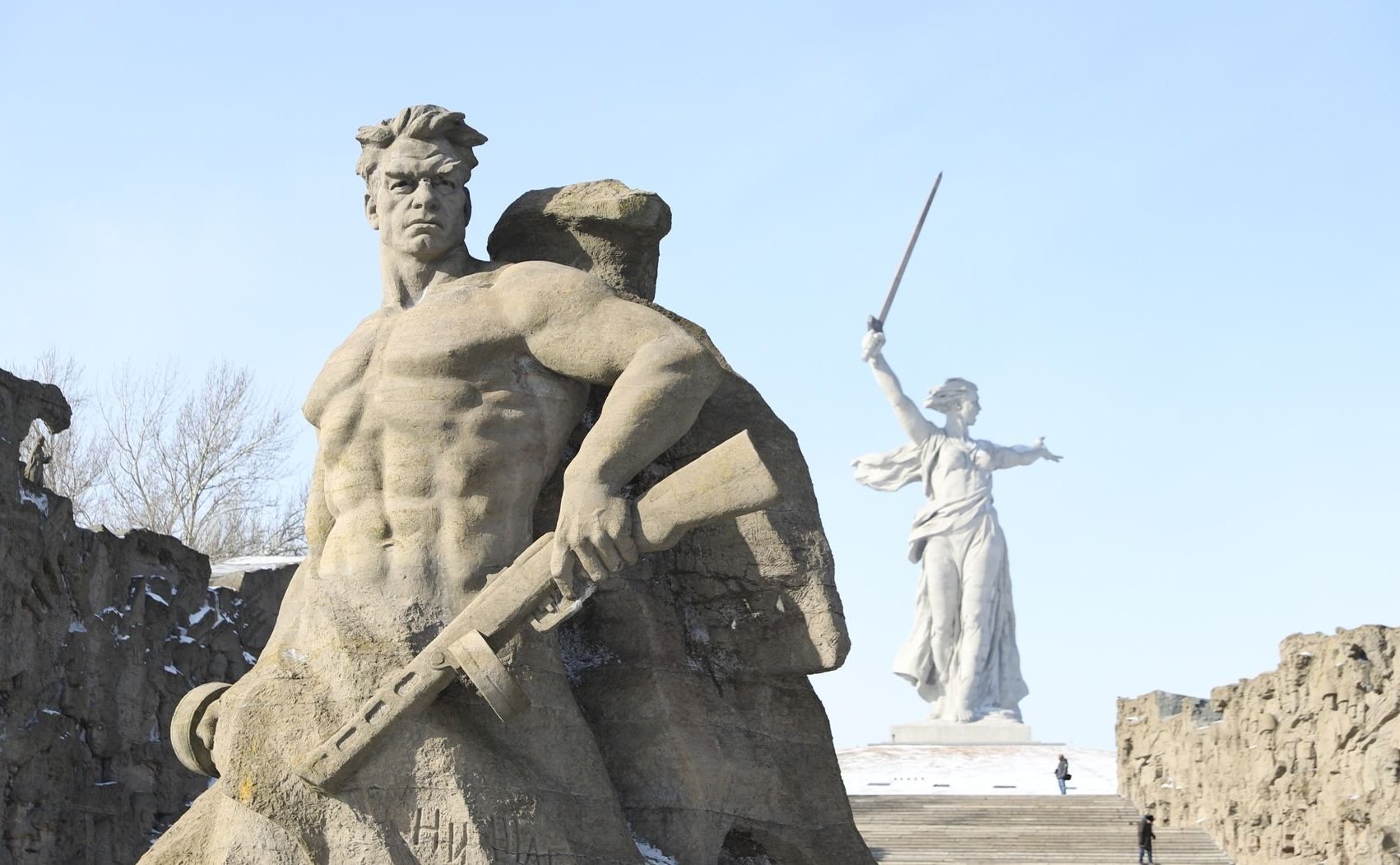 Сенаторы от Волгоградской области приняли участие в региональных мероприятиях, посвященных 83-й годовщине победы в Сталинградской битве