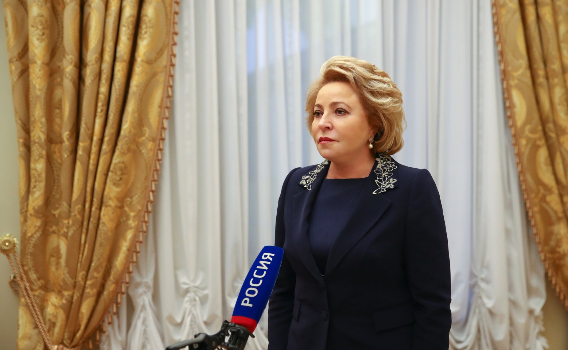 В. Матвиенко