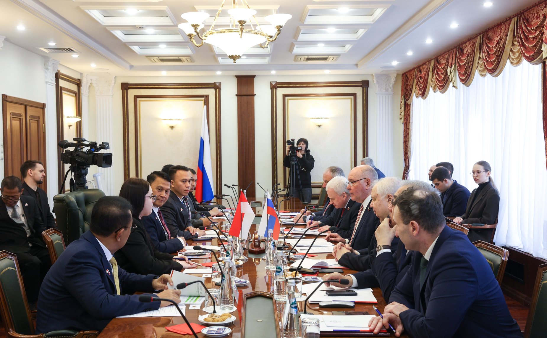 Встреча Григория Карасина с руководителем Комитета Совета Народных Представителей (СНП) Республики Индонезии по межпарламентскому сотрудничеству Мардани Али Серой