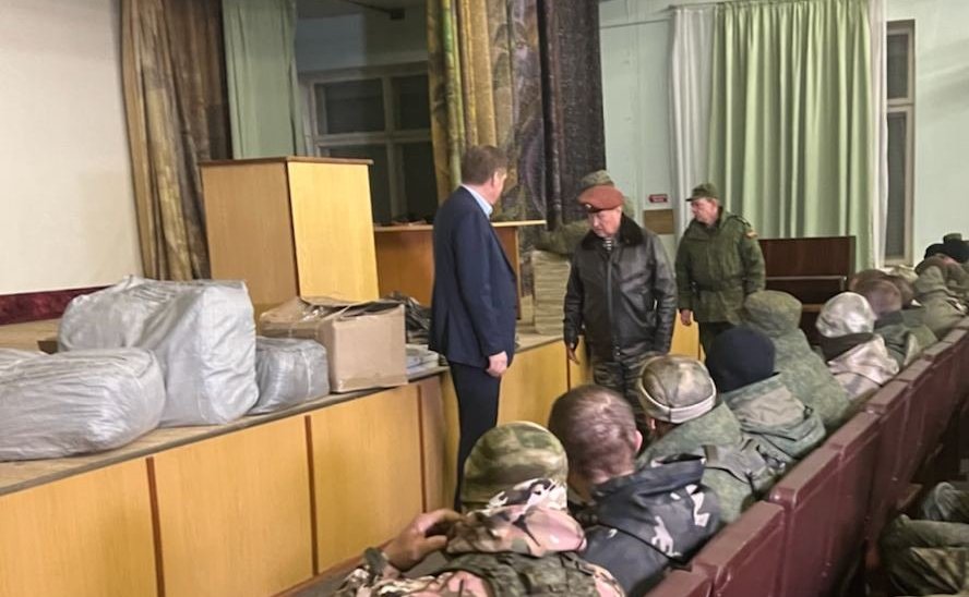 Александр Савин посетил в Ногинске центр подготовки призванных в рамках частичной мобилизации жителей Калужской области