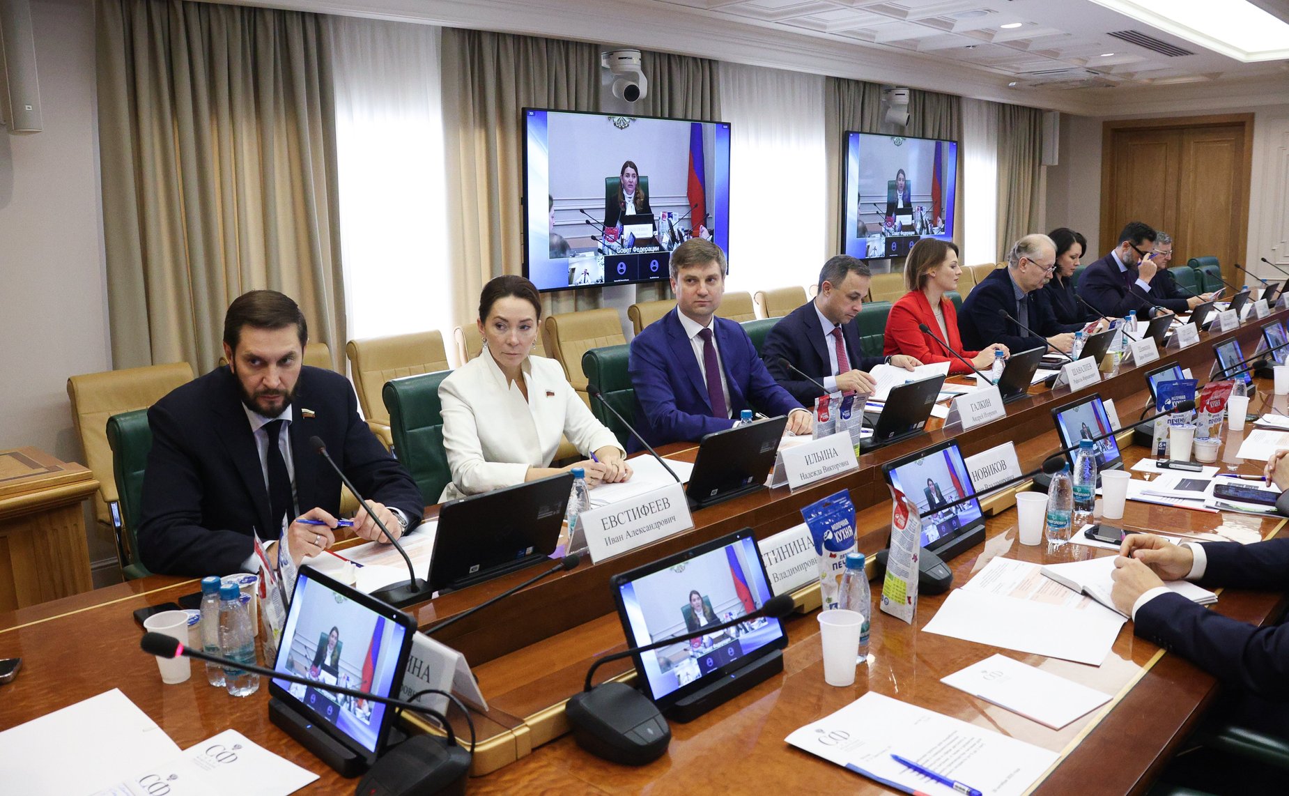 Совещание рабочей группы для выработки предложений о совершенствовании законодательства в сфере детского и социального питания, а также о развитии отечественного производства питания для детей раннего возраста (от 0 до 3 лет)