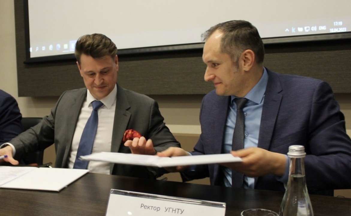 Олег Голов провел встречу с ректором Уфимского государственного нефтяного технического университета