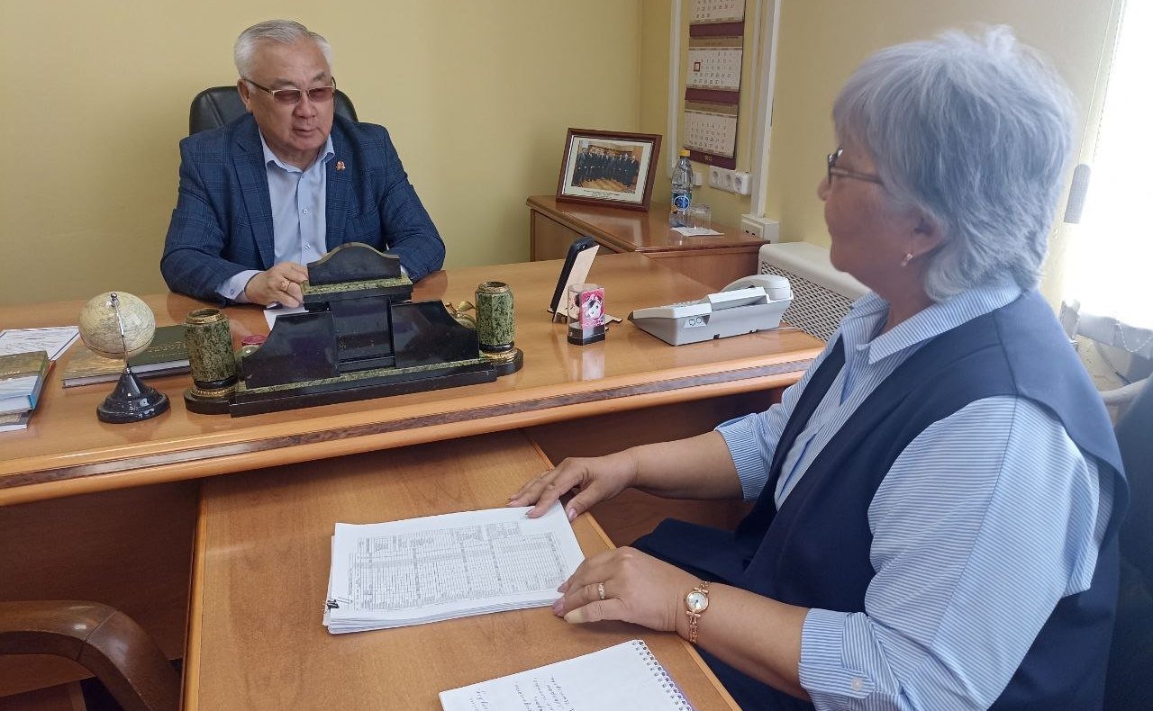 Баир Жамсуев провел прием граждан в Агинском