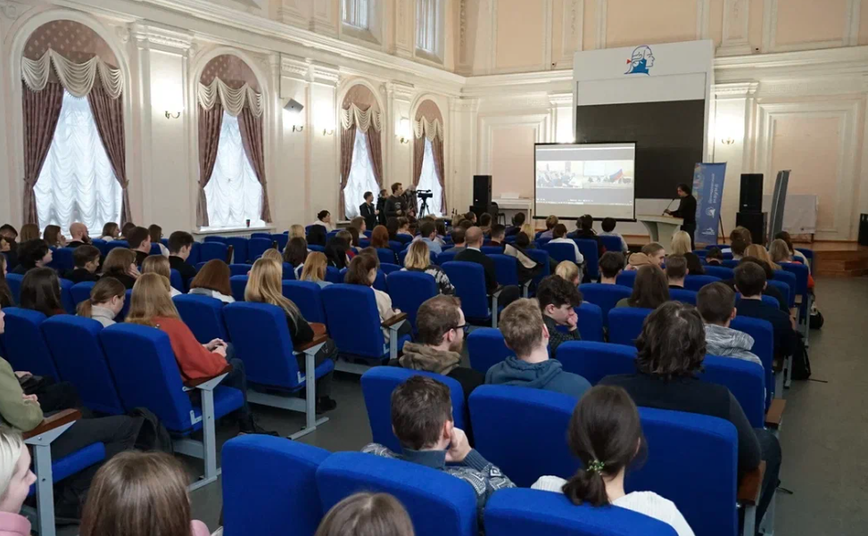 Александр Русаков принял участие в круглом столе, посвященном реализации инициатив в рамках проекта «Путь к единству»