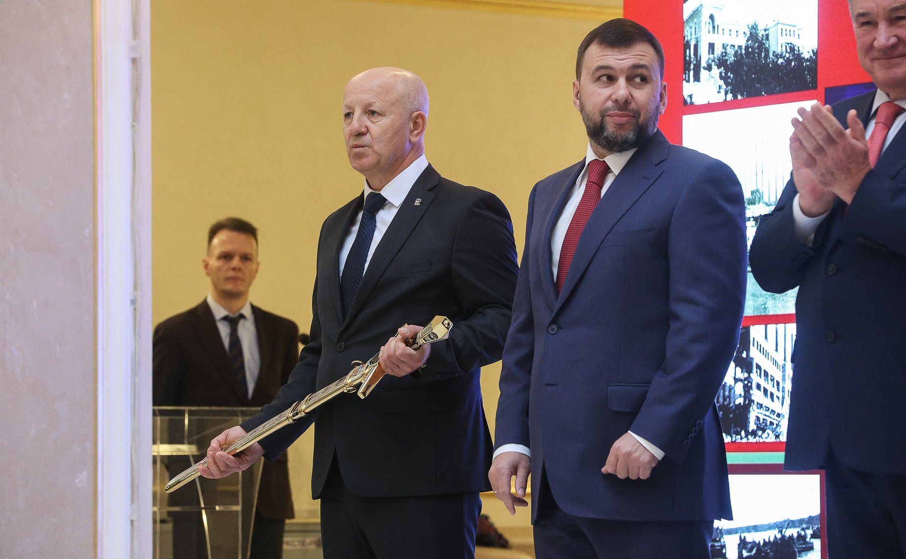 В Совете Федерации прошла торжественная церемония вручения «Мечей Победы» городам воинской славы Мариуполю и Мелитополю