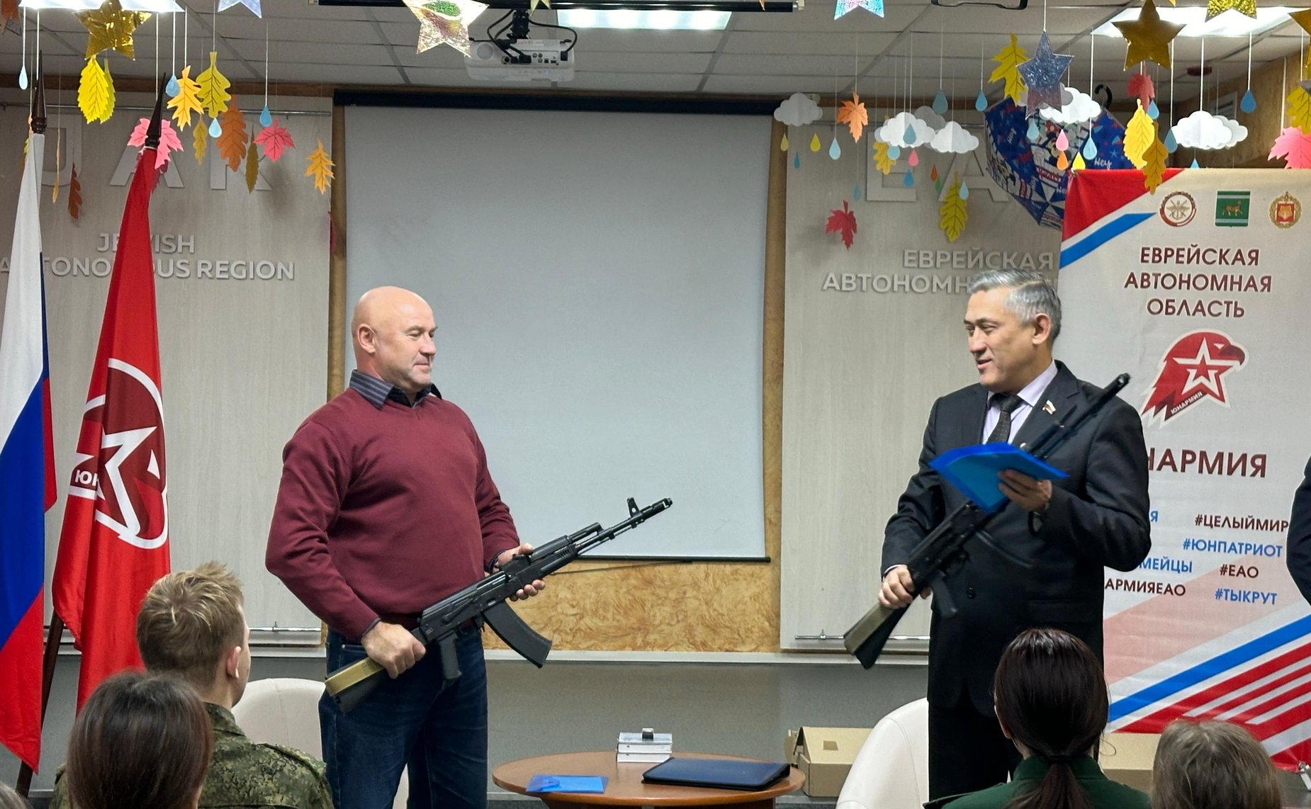 Юрий Валяев провел встречу с юнармейцами Еврейской автономной области