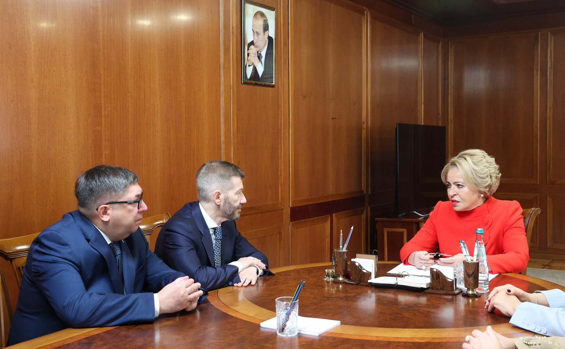 Валентина Матвиенко провела встречу с губернатором Чукотского автономного округа Владиславом Кузнецовым