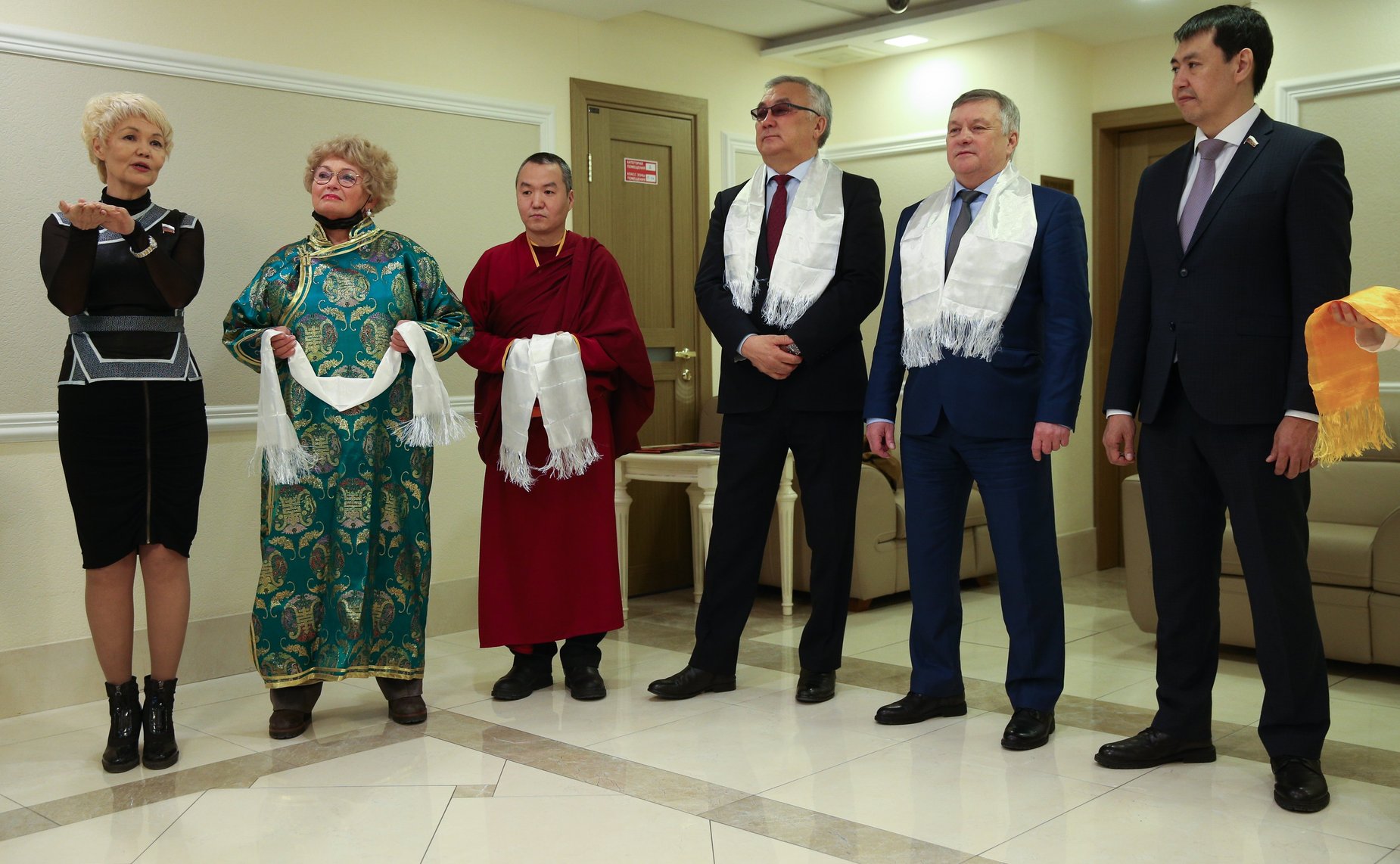 В Совете Федерации состоялось открытие Фотовыставки «Навстречу белому месяцу», приуроченной к празднованию буддийского Нового года по лунному календарю