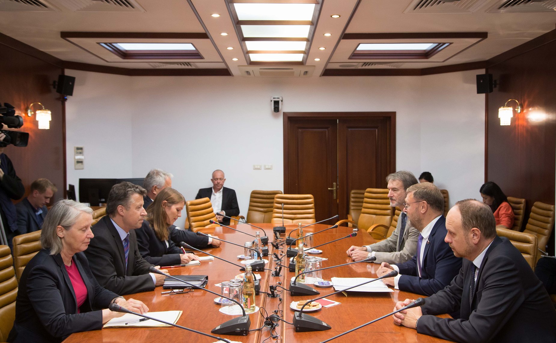 Встреча К. Косачева с Чрезвычайным и Полномочным Послом ФРГ в России Гезой Андреасом фон Гейром