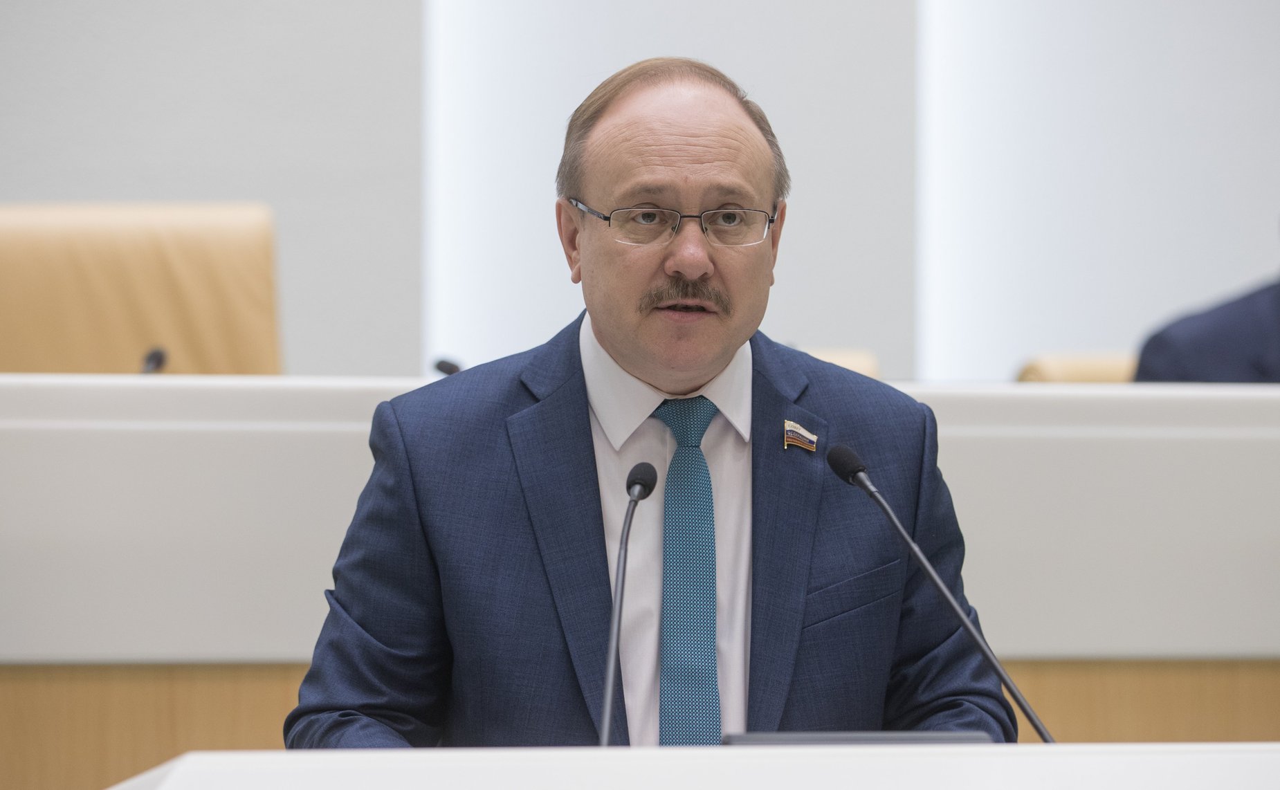 В. Иконников