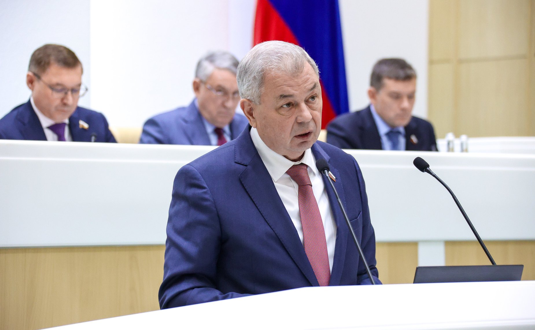 Анатолий Артамонов