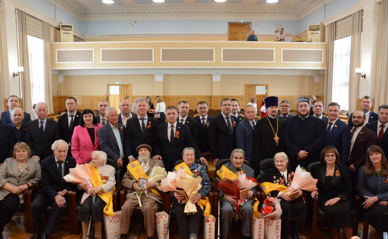 Николай Владимиров поздравил почетных граждан города Чебоксары — участников Великой Отечественной войны