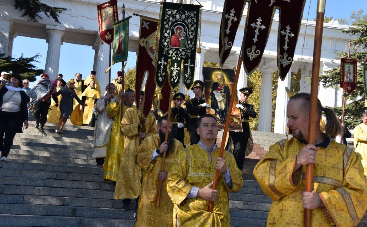 Екатерина Алтабаева приняла участие в крестном ходе в память о святом Феодоре Ушакове